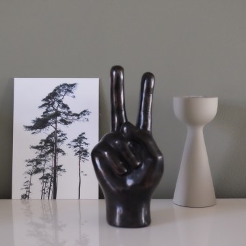 bronzen hand peace