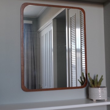 Vintage spiegel op teak jaren 60